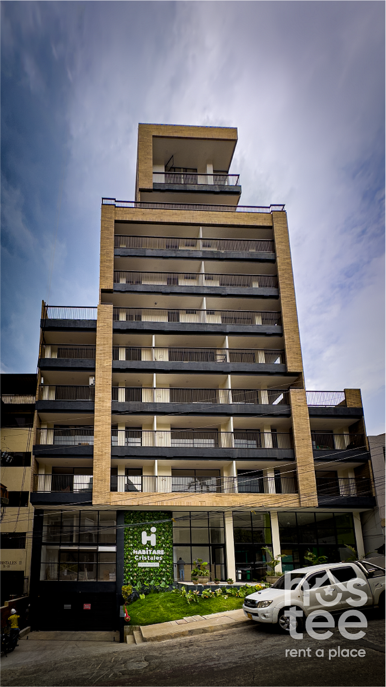 H404 | City Views + 350mb WiFi + Safe Location