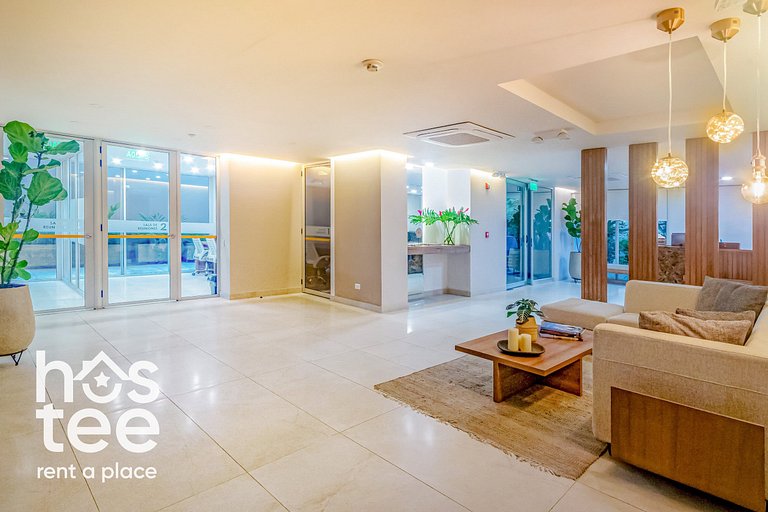 HY302 | Oasis w / balcony in Granada | Gym + Pool